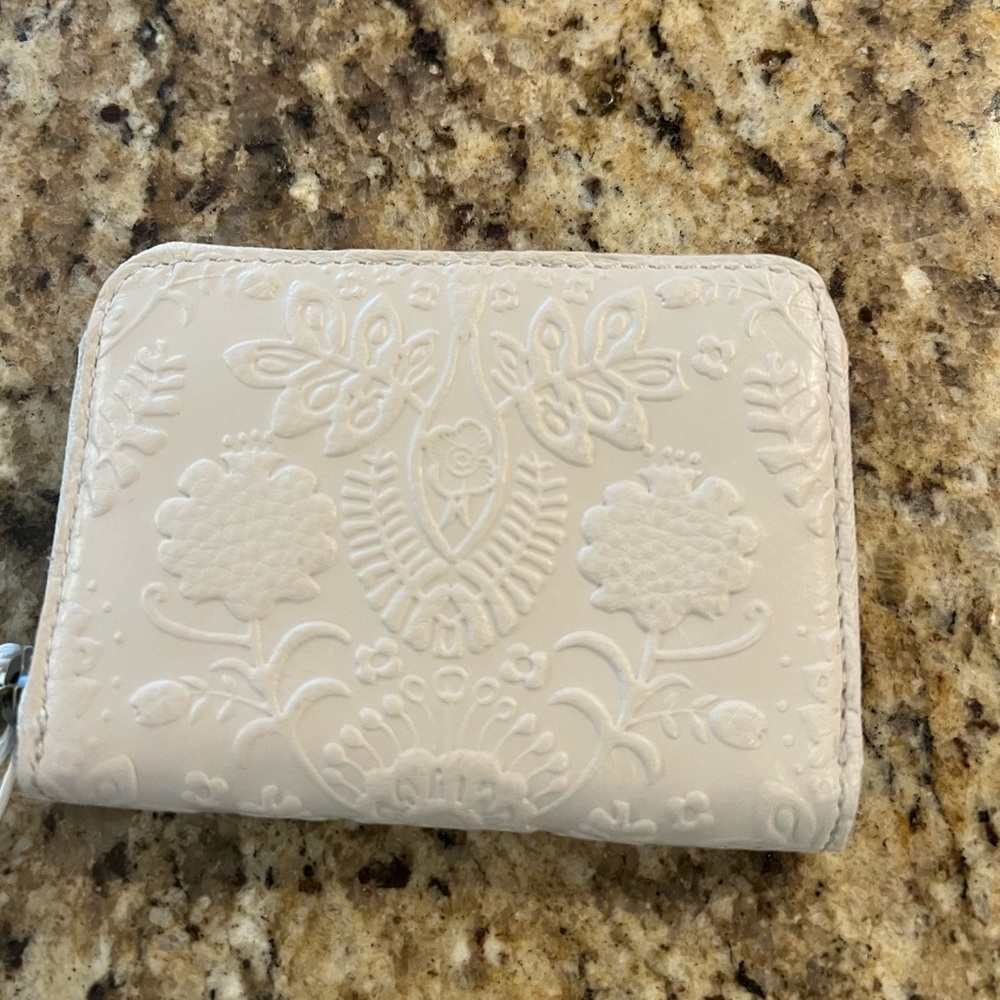 NWT The Sak wallet